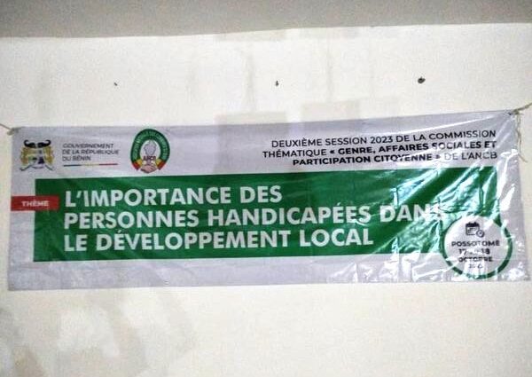 L’Association Nationale des Communes du Bénin (ANCB) a pris une initiative majeure pour l’inclusion et la participation des personnes handicapées dans le développement local