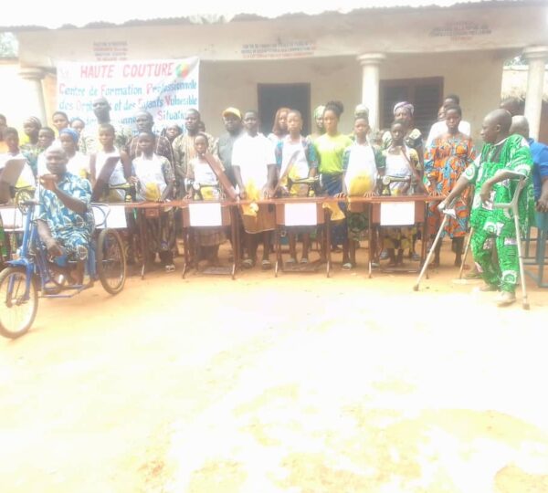 L’honorable Kpotchan Natacha équipe le GUPS de Toviklin en matériel de haute couture