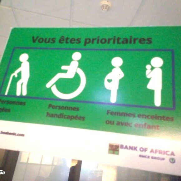 Mobilité des personnes handicapées dans les banques au BÉNIN : Le plaidoyer de FAPHB prend corps