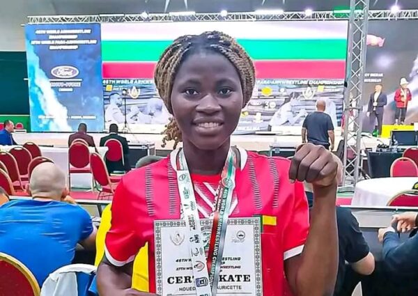 Championnat mondial de bras de fer :   Mauricette Houédanou sacrée Championne du Monde de Bras de Fer