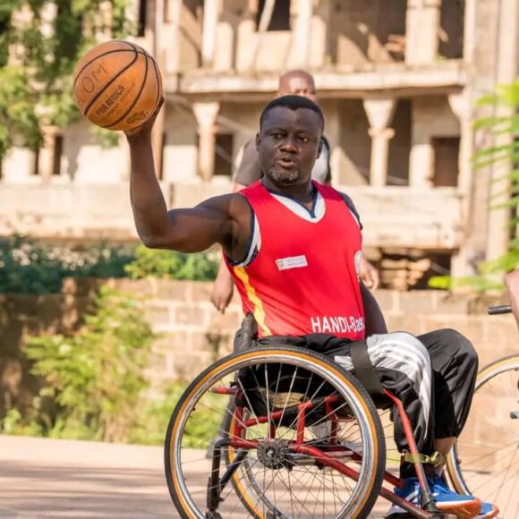 Pratique du basket Ball en fauteuil roulant : Quand la passion rime avec professionnalisme