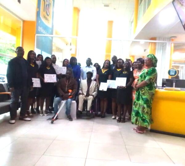 Inclusion des personnes sourdes dans la communication efficace : MTN BENIN forme son personnel sur la langue des signes