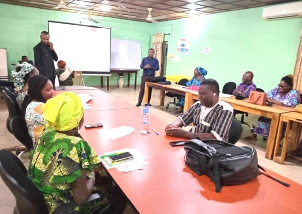 Bénin : La FAPHB et le Programme CLÉ à l’écoute des personnes handicapées pour un meilleur impact