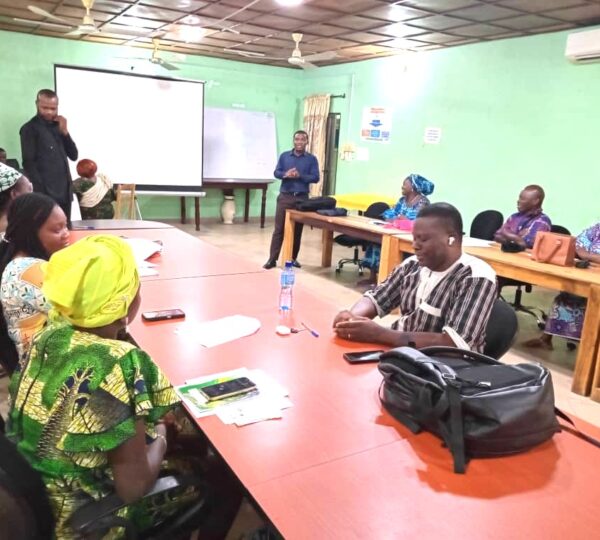 Bénin : La FAPHB et le Programme CLÉ à l’écoute des personnes handicapées pour un meilleur impact