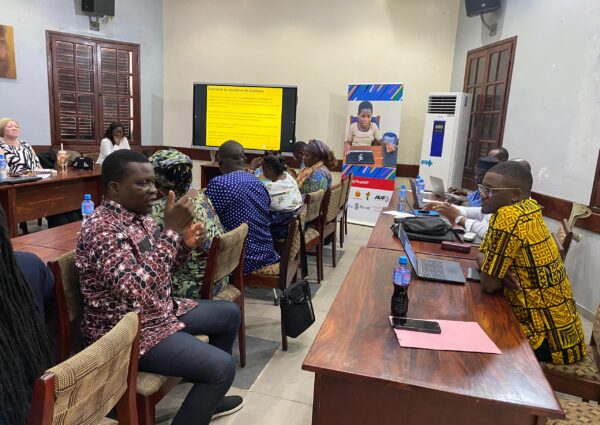 Plaidoyer et lobbying inclusifs : Sightsavers et la FAPHB renforcent les capacités des organisations de personnes handicapées