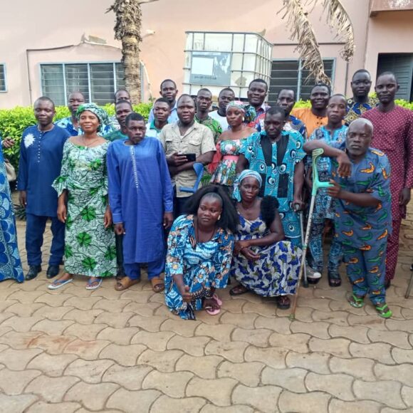 RENFORCEMENT DES CAPACITES DES ASSOCIATIONS DE PERSONNES HANDICAPEES. La FAPHB et le PRIMA outils les acteurs sur l’approchent GALS.